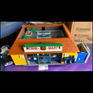 Kwik E mart lego set